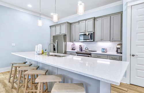 Miramar Beach House | Sea Glass: Free golf cart, 2min to beach, Heated pool steps away, Bunk rooms