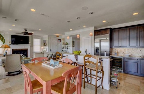 South Harbor Island House | Sea Glass - Waterfront WB with a 24' Boat slip
