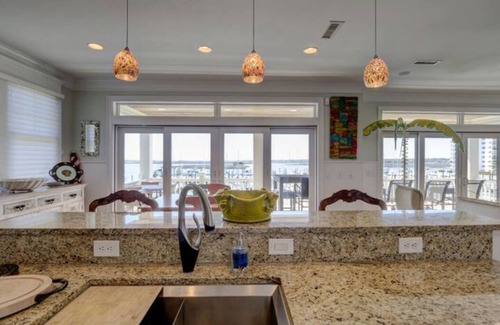South Harbor Island House | Sea Glass - Waterfront WB with a 24' Boat slip