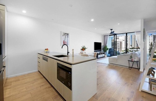 Burleigh Heads Apartment | Sea Glimpse Escape at Sandbar Burleigh