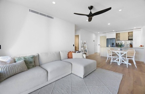 Burleigh Heads Apartment | Sea Glimpse Escape at Sandbar Burleigh