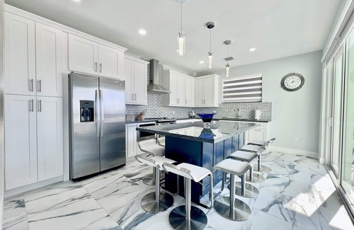 Marathon House | Sea Green Paradise 4 Bedrooms 4.5 Baths, Pool, Oce