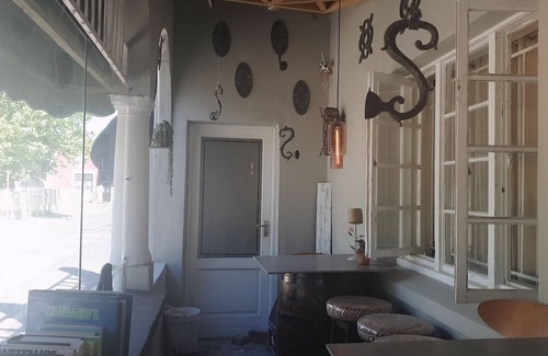 Strand House | Sea Grotto Home 11 Pax