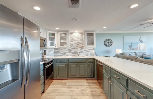 Port Aransas Condo | Sea Gull #108: Beachfront 2 Bedroom 2 Bathroom With Spectacular Views and 24 Hour Management