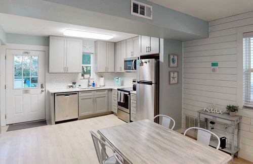 Jekyll Island House | SEA HAVEN DUPLEX B 2 bedrooms, 1 bathroom