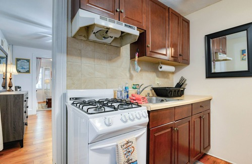 Ocean Grove Apartment | SEA HEAR NOW weekend in Ocean Grove. Walk to the Festival.