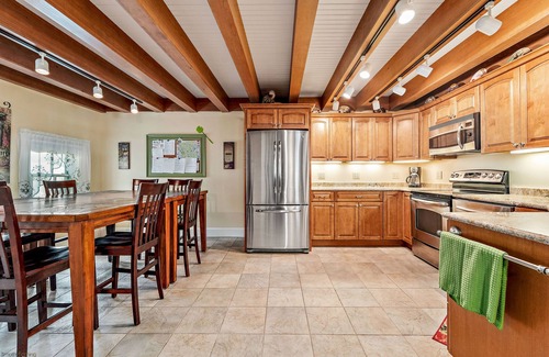 West Cape May Cottage | Sea Horse Cottage-5 Bedrooms, 3 Full Baths, 2 Half Baths, Sleeps 13