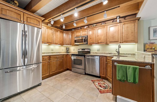 West Cape May Cottage | Sea Horse Cottage-5 Bedrooms, 3 Full Baths, 2 Half Baths, Sleeps 13