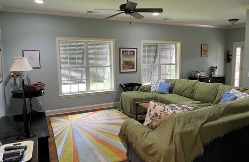 Oceanmarsh Subdivision House | Sea Island Cotton (Golf Cart & Internet) 2 car passes with full-week rental!