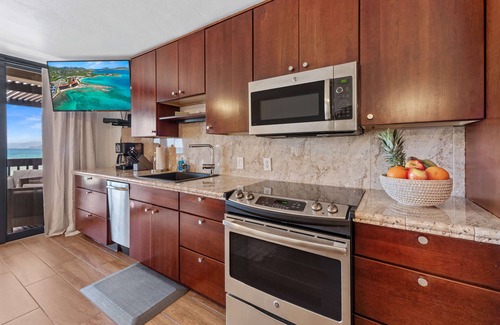 Frydendal Condo | Sea La Vie 2025 Renovated On Sapphire Beach King Bed