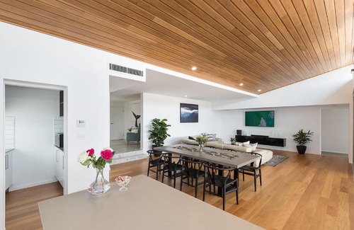 Coffs Harbour Apartment | Sea la Vie #3 Luxury Apartment in Coffs Harbour Jetty with hot tub, views, walking distance to the beach!
