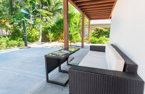 Long Bay Hills Apartment | Sea La Vie - Beachside Studio Unit #3