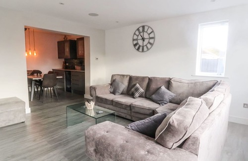 Kinmel Bay House | SEA LA VIE, family friendly, country holiday cottage in Kinmel Bay