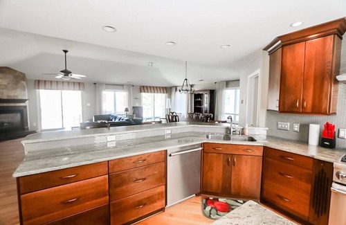 Croatan Beach House | Sea La Vie Retreat – Just a 3-Minute Walk to the Beach