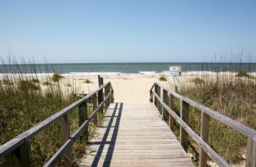 Caswell Beach House | Sea-Nic View