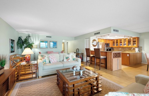 Boca Grande Condo | Sea Oats 113 | Beachfront | Elevators | Pool & Spa | Sleeps 4