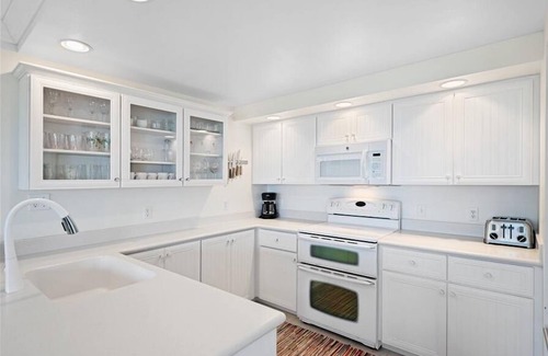 Boca Grande Condo | Sea Oats 151 - End Unit - Elevators = Beachfront, End Unit - Tennis