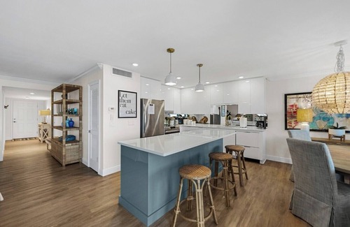 Boca Grande Condo | Sea Oats 156 - Elevator - Gulf Front - Pool - Tennis - Sleeps 4