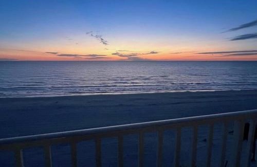 Redington Shores Apartment | Sea Oats 401 - Beautiful 2 Bed 2 Bath Ocean Front Corner Unit - Prime Location!