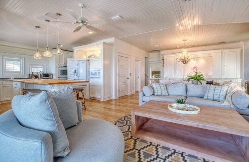 Indian Rocks Beach House | Sea Oats Beach House and Bungalow - 5 Bedroom Direct Gulf Front with a Pool!