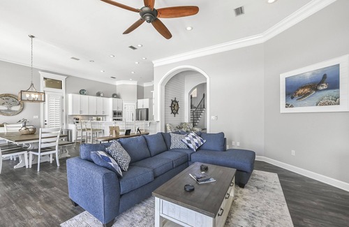 Fort Walton Beach - Destin House | Sea of Dreams. Remodeled Lakefront 4 Bed, Heated Pool, Golf Cart and Bikes!