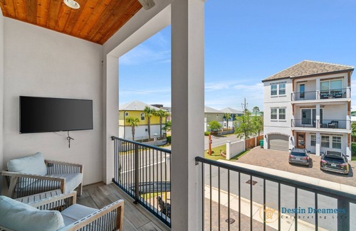 Miramar Beach House | Sea of Memories - Spacious Luxe Home w/ Golf Cart! Game Room, Bunk Room, & Easy Beach Access!