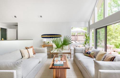 Sea Pines House | Sea Pine by AvantStay Private Modern Home Surrounded in Lush Greenery Close to Beach