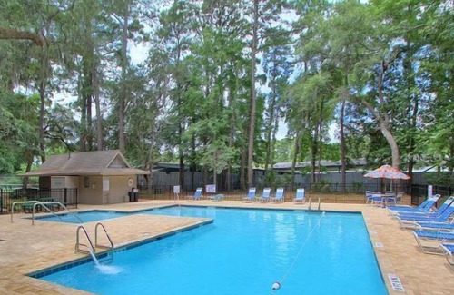 Sea Pines House | Sea Pines! Beautifully updated, centrally located, community tennis and pool!