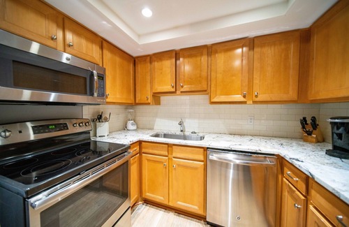 Hilton Head Island Villa | Sea Pines | Bluff Villas 1691 | Walk to Beach & Salty Dog