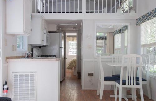 Cape May Court House Resort | Sea Pines Loft Cottage 7