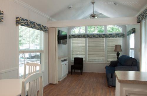 Cape May Court House Resort | Sea Pines Loft Cottage 7