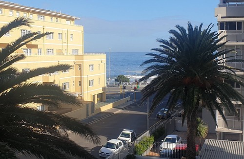 Fresnaye Apartment | Sea Point St.Johns Rd