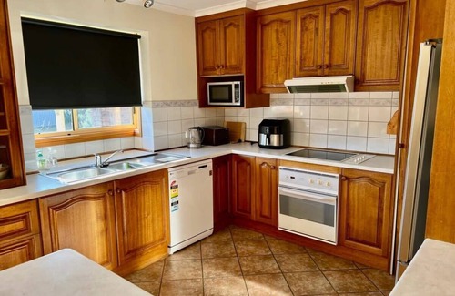 Waterhouse House | Sea Renity - WiFi - Pet friendly outside