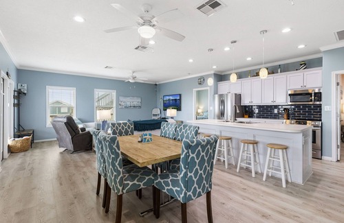 Port Bolivar House | Sea Rock, Views, POOL, fire pit, opt beach cart