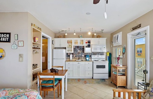 North Redington Beach Apartment | Sea Rocket 22: Gulf Front Bliss