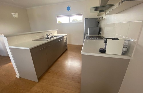 Para Wurlie House | Sea's the Day - Spacious, Sea Glimpses from Balcony!