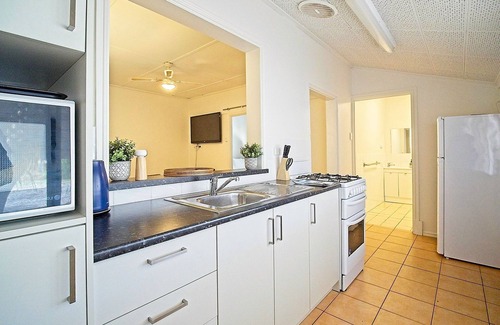 Dalrymple Apartment | Sea Salt Apartment 2 ~ Short walk to beach! Free WiFi! newly decorated!