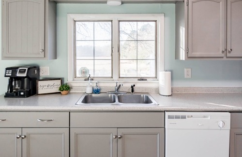 Cape Charles House | Sea Salt Cottage: Your Tranquil Getaway 3 min to beach