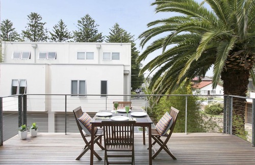 Thirroul House | SEA SALT - Footsteps to Thirroul Beach, Play Park and Anita's Theatre