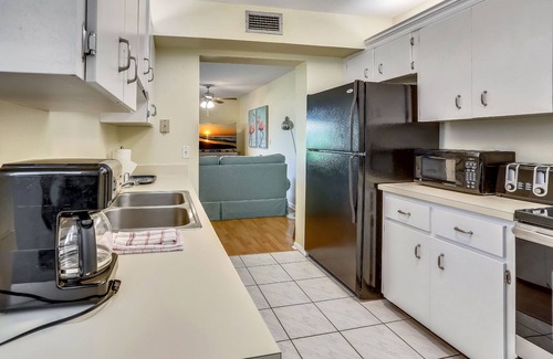 Indian Shores House | Sea Shell 24 - Charming Townhome, near beach w/pool