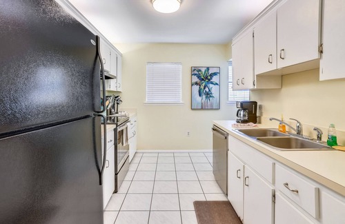 Indian Shores House | Sea Shell 24 - Charming Townhome, near beach w/pool