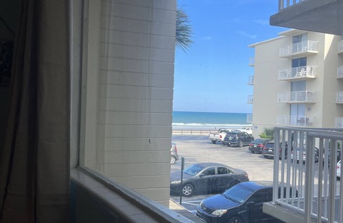 Bostwick Park Condo | Sea ~ Side ~ Hideaway ~ Studio Condo ~ near the Beach ~