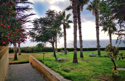 Chlorakas Villa | Sea side holiday villa, perfect location, maximum relaxation.