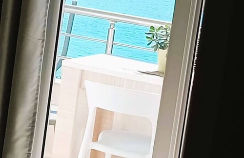 Himare Apartment | Sea Side Serenity 5: 4 persons
