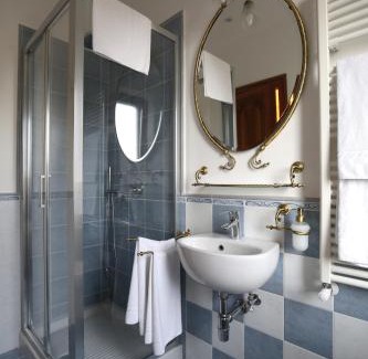 Sorrento City Centre Apartment | Sea&Skyview