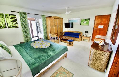 Anse Bois de Rose Apartment | SEA SPLASH SELF CATERING And La Petite Maison