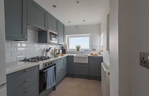 Sandgate House | Sea Spray Cottage by Bloom Stays - a holiday let that sleeps 4 guests in 2 bedrooms