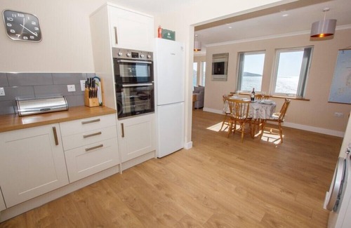 Aisgernis Cottage | SEA SPRAY COTTAGE, family friendly in Daliburgh, Isle Of South Uist
