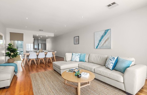 Aldinga Beach House | Sea Star ~ Aldinga Beach - Sparkling Executive Esplanade Home with Stunning Sea Views