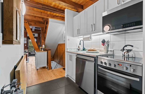 Ucluelet Cabin | Sea Star at Terrace Beach I Hot Tub I Oceanfront